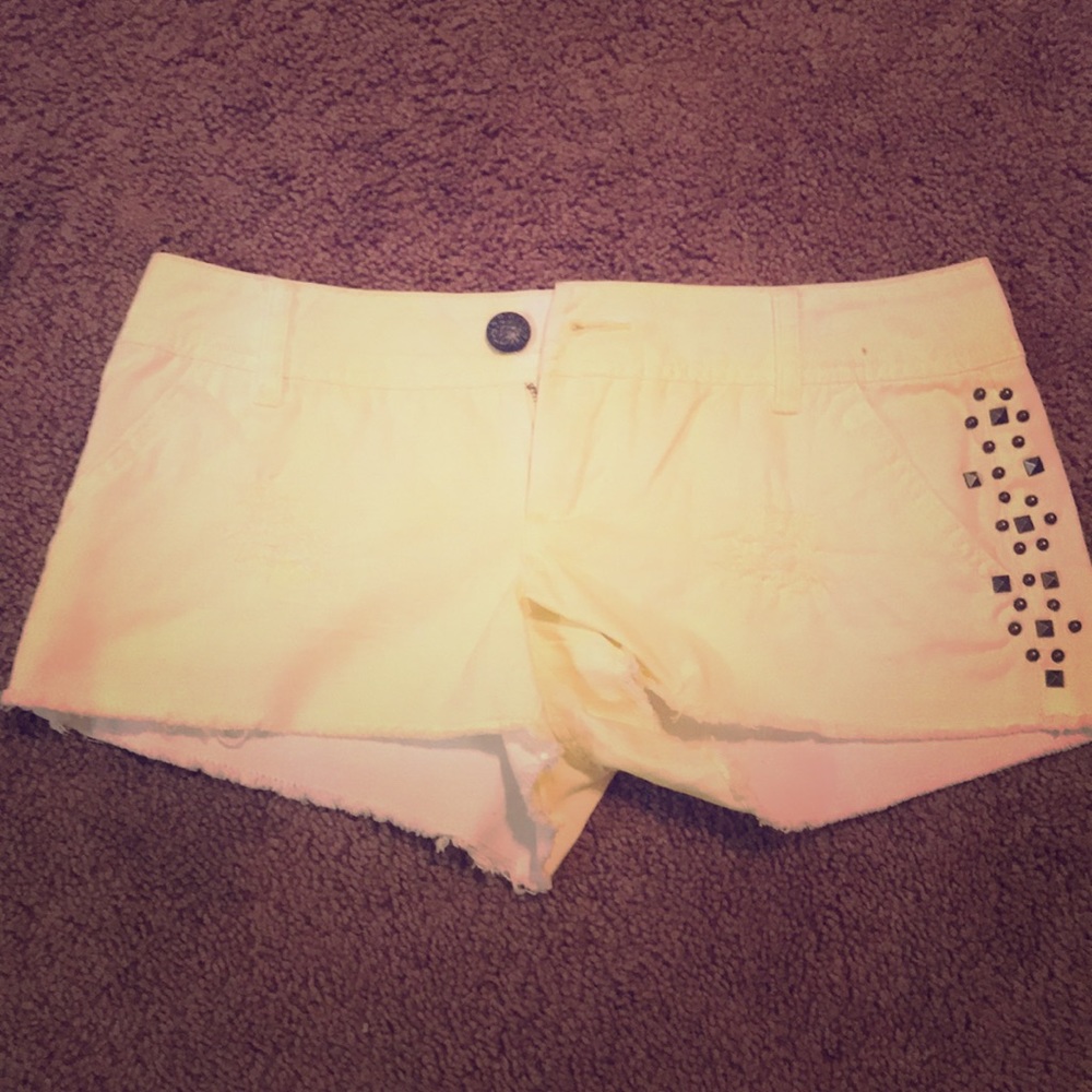 Yellow daytrip Capricorn shorts